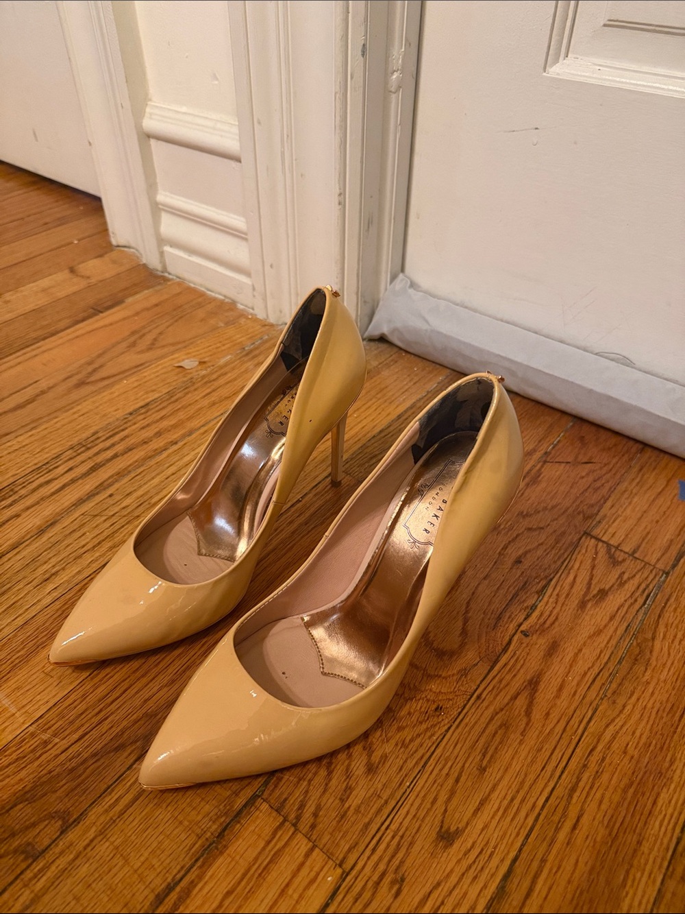 Ted Baker Nude Heels in Size 38.5